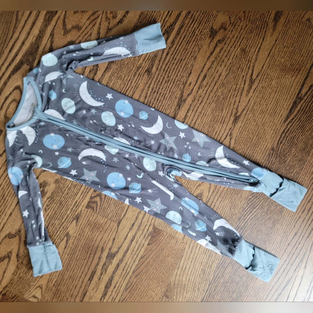 Little Sleepies zippy to the moon and back